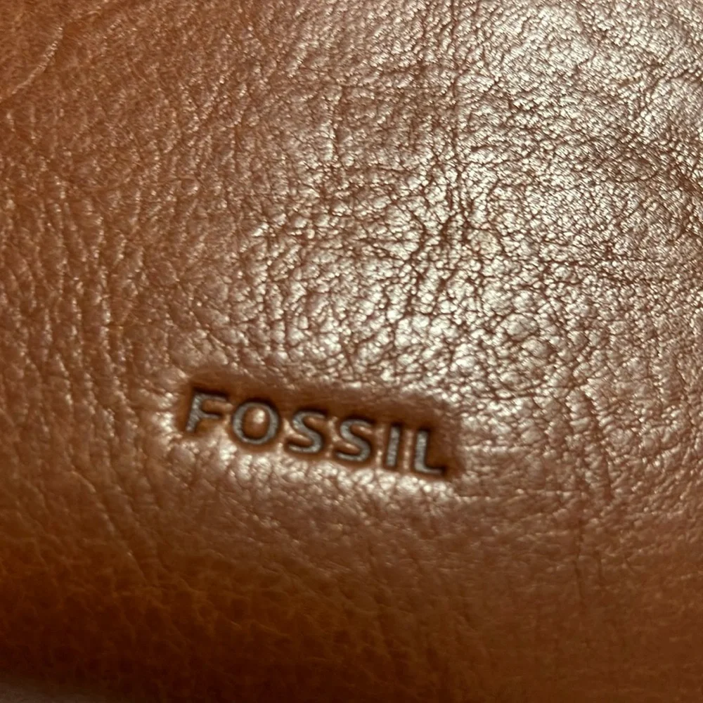 Fossil Brown Leather WalletLadies Classy Fossil Brown Leather Wallet Barely Used - Picture 2 of 10